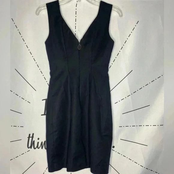 Elie Tahari Women's Black Minimalist V-Neck Sheath Dress - Picture 4 of 6